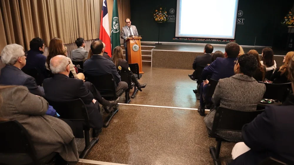 Santo Tomás Temuco reunirá a especialistas para abordar salud mental, neurociencia e inteligencia artificial en adolescentes (1)